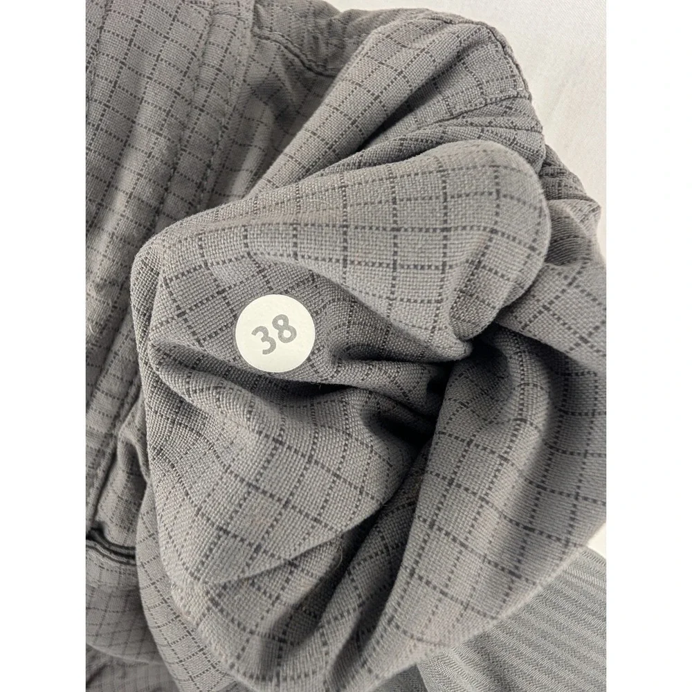 Lululemon‎ Shorts Mens 38 Gray Check 10.5